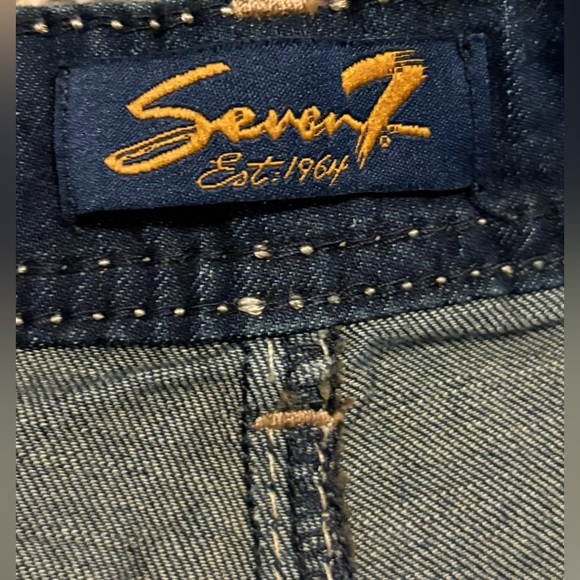 NWT Seven7 Mid Rise Dark Wash Denim Jean Shorts Women’s Size 10 - Picture 3 of 9